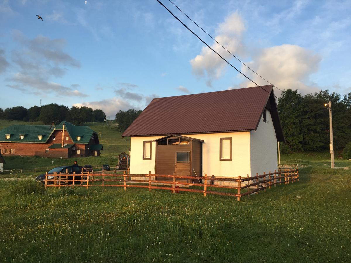 Macondo House Žabljak Buitenkant foto